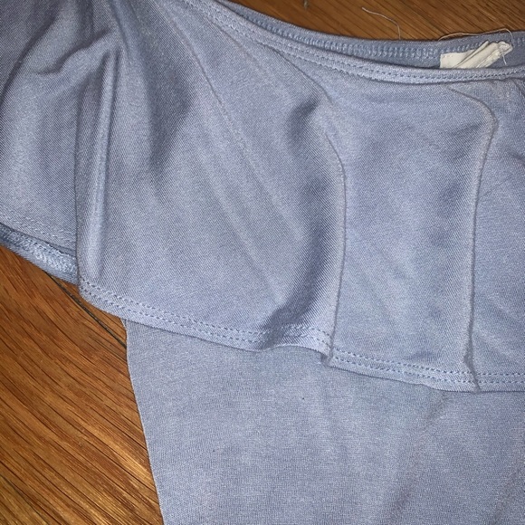 GARAGE | Blue Off The Shoulder Top. - Picture 3 of 3